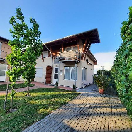 Foki Apartman Siófok Buitenkant foto